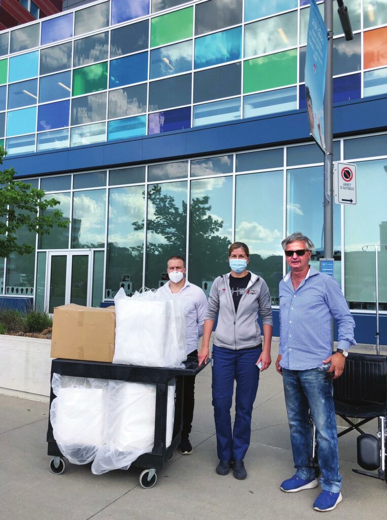Ted Dranias delivers meals to front-line workers at the MUHC.