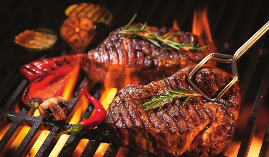 Rib ‘N Reef serves up dry-aged USDA Prime Midwestern Beef.