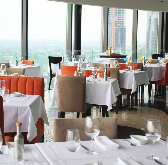 The panoramic view from Portus 369 in
downtown Montreal